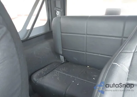 2001 Jeep Wrangler Se z USA, uszkodzony, nr VIN 1J4FA29P41P303563